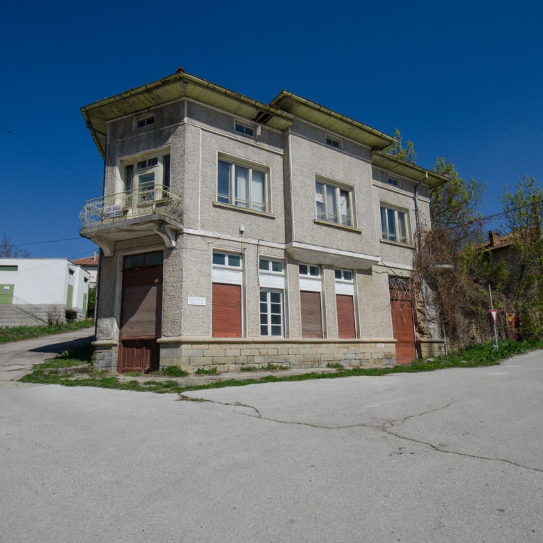 Charming two-storeyed house