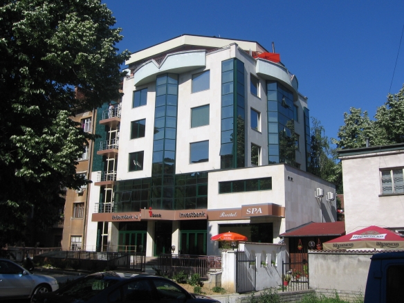 Блестящ офис за продажба