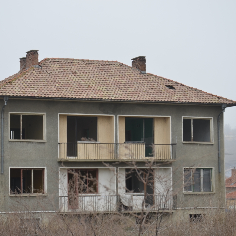 Земя в индустриалната зона на град Севлиево