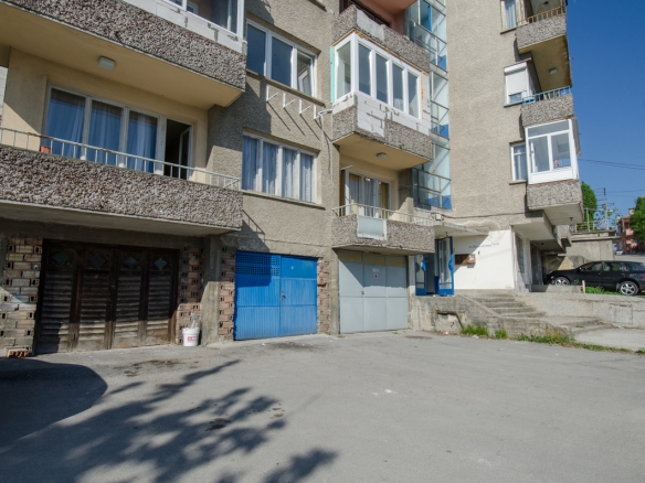 Апартамент с гараж