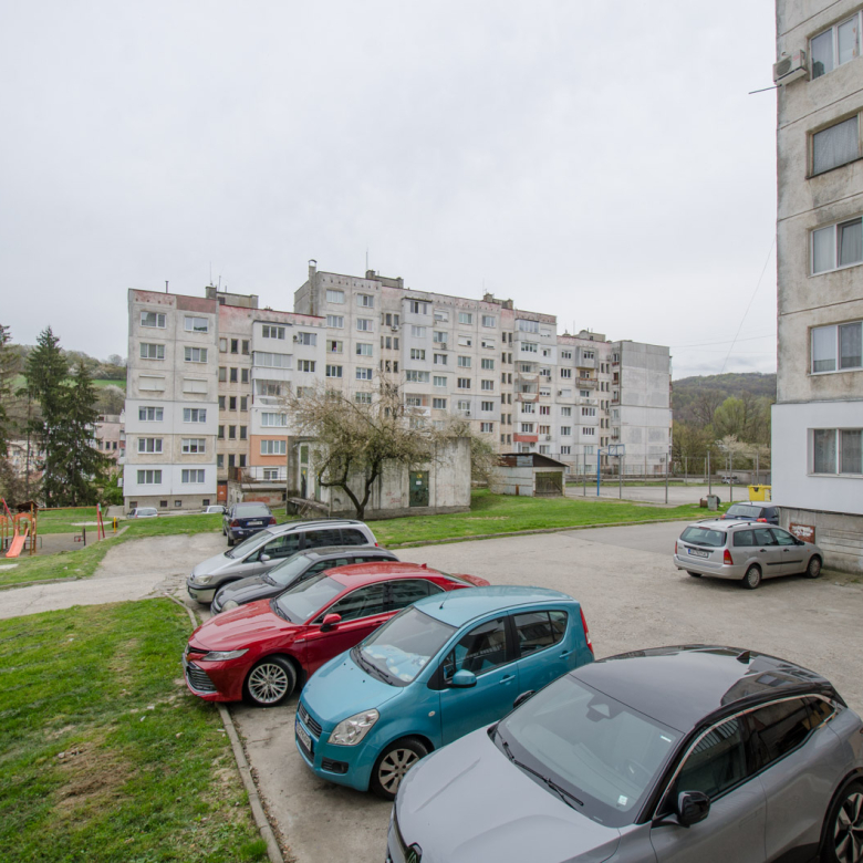 Апартамент за основен ремонт