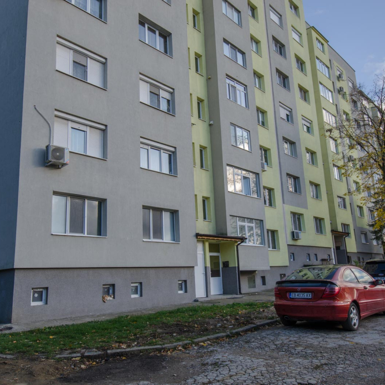 Двустаен под наем в саниран блок
