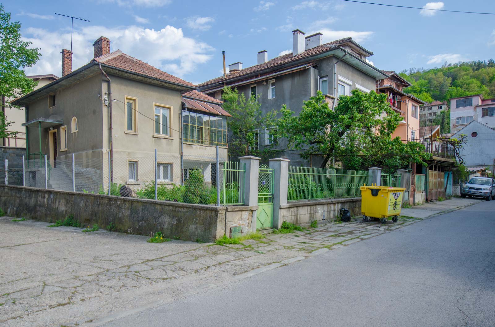 Етаж от къща с два гаража в Центъра