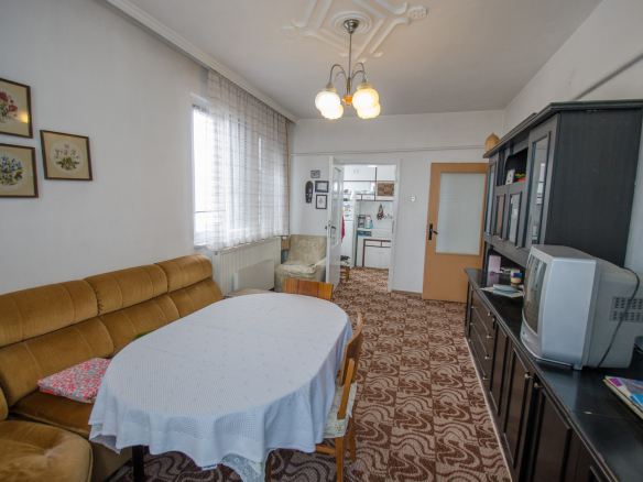 Тhree-room apartment with a garage