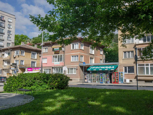 Светъл апартамент в центъра на Габрово