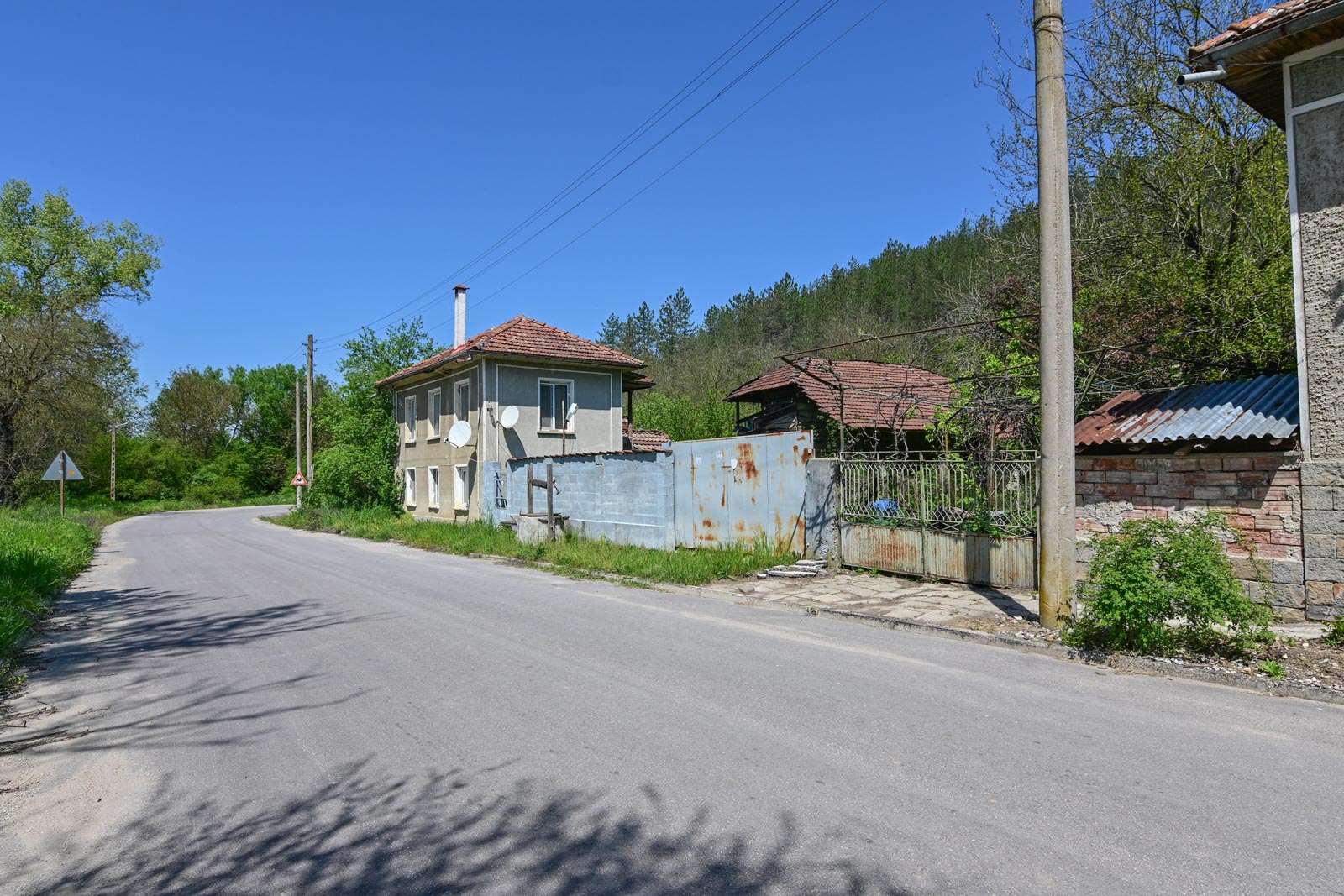 Small rural house on the edge of the village Gabene