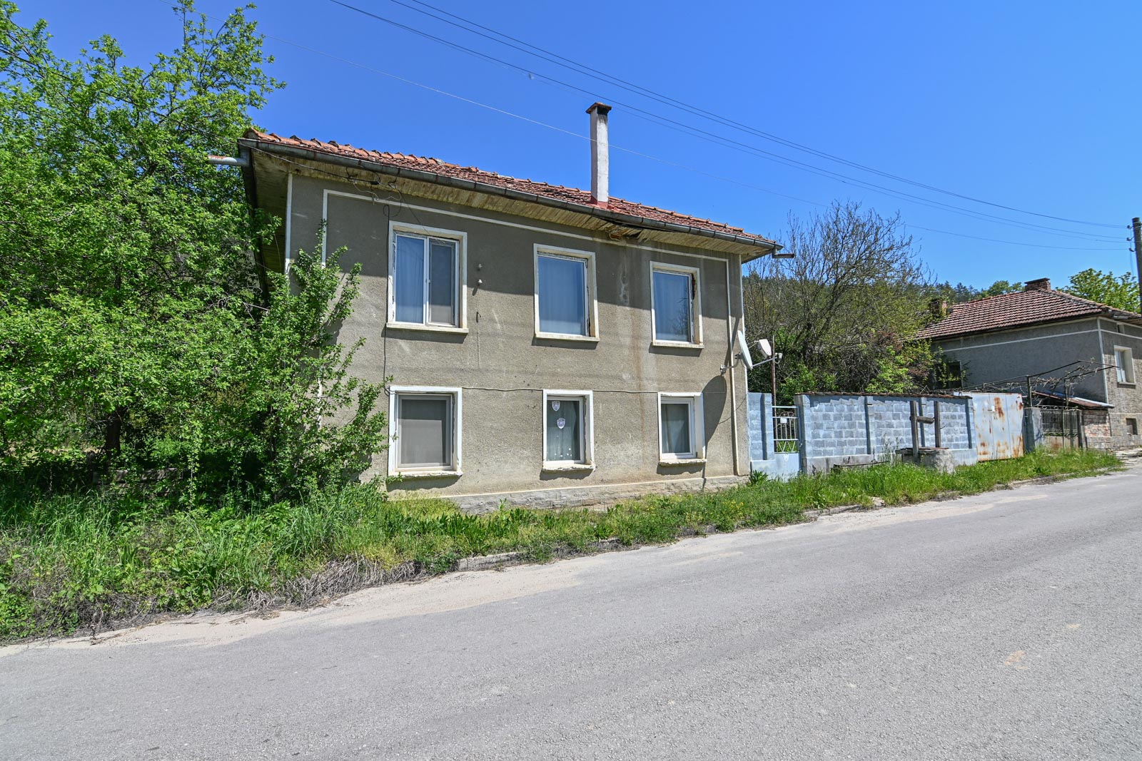Small rural house on the edge of the village Gabene