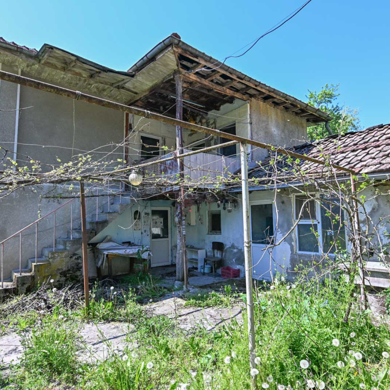 Small rural house on the edge of the village Gabene