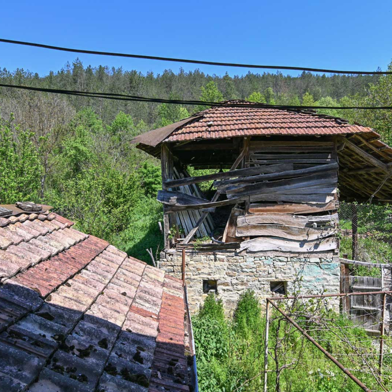 Small rural house on the edge of the village Gabene