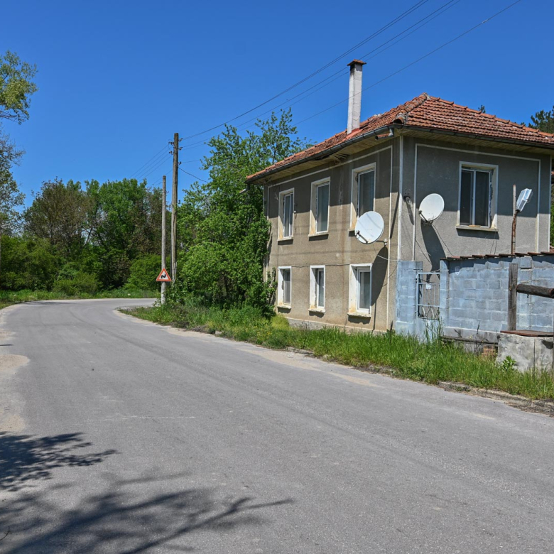Small rural house on the edge of the village Gabene