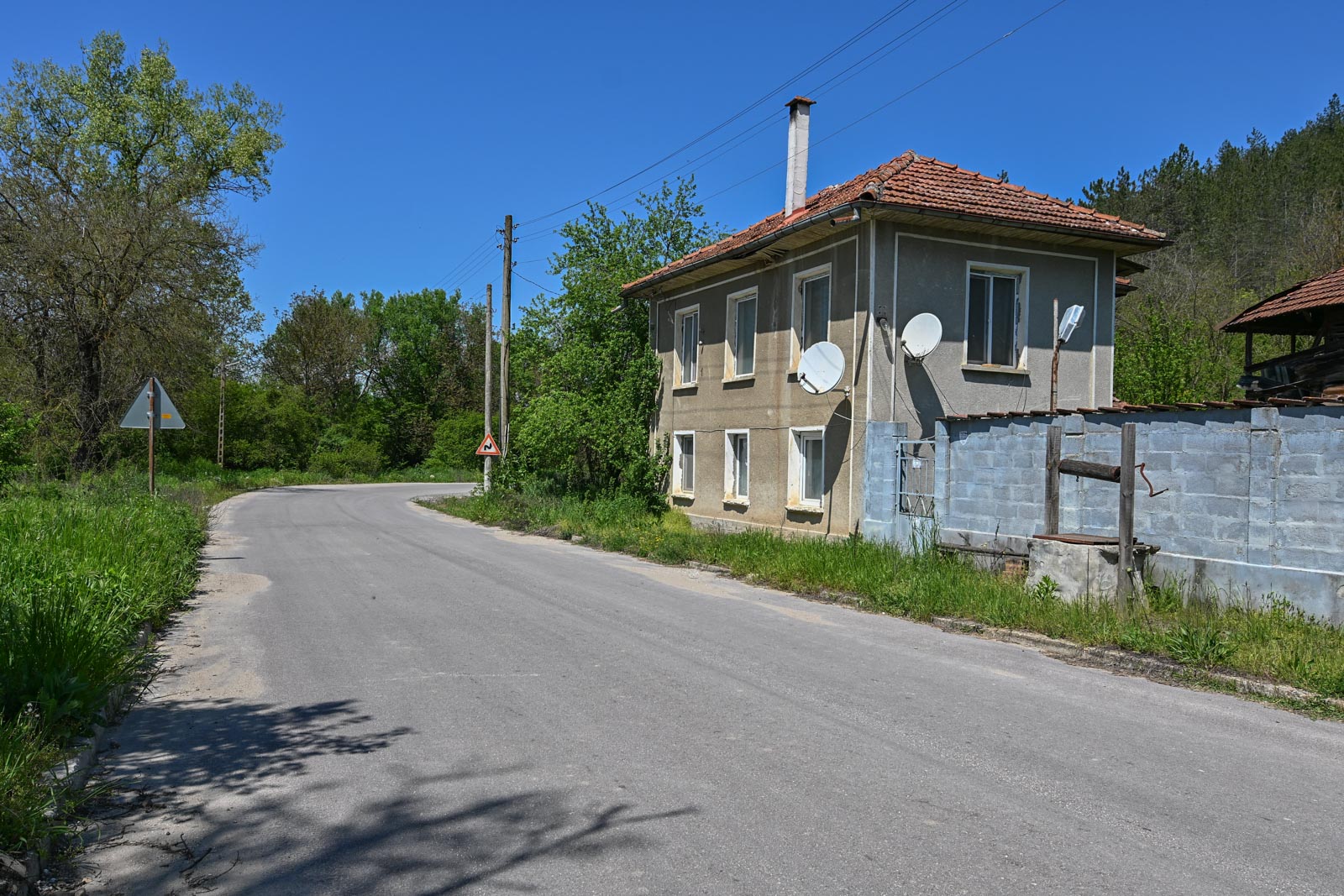 Small rural house on the edge of the village Gabene