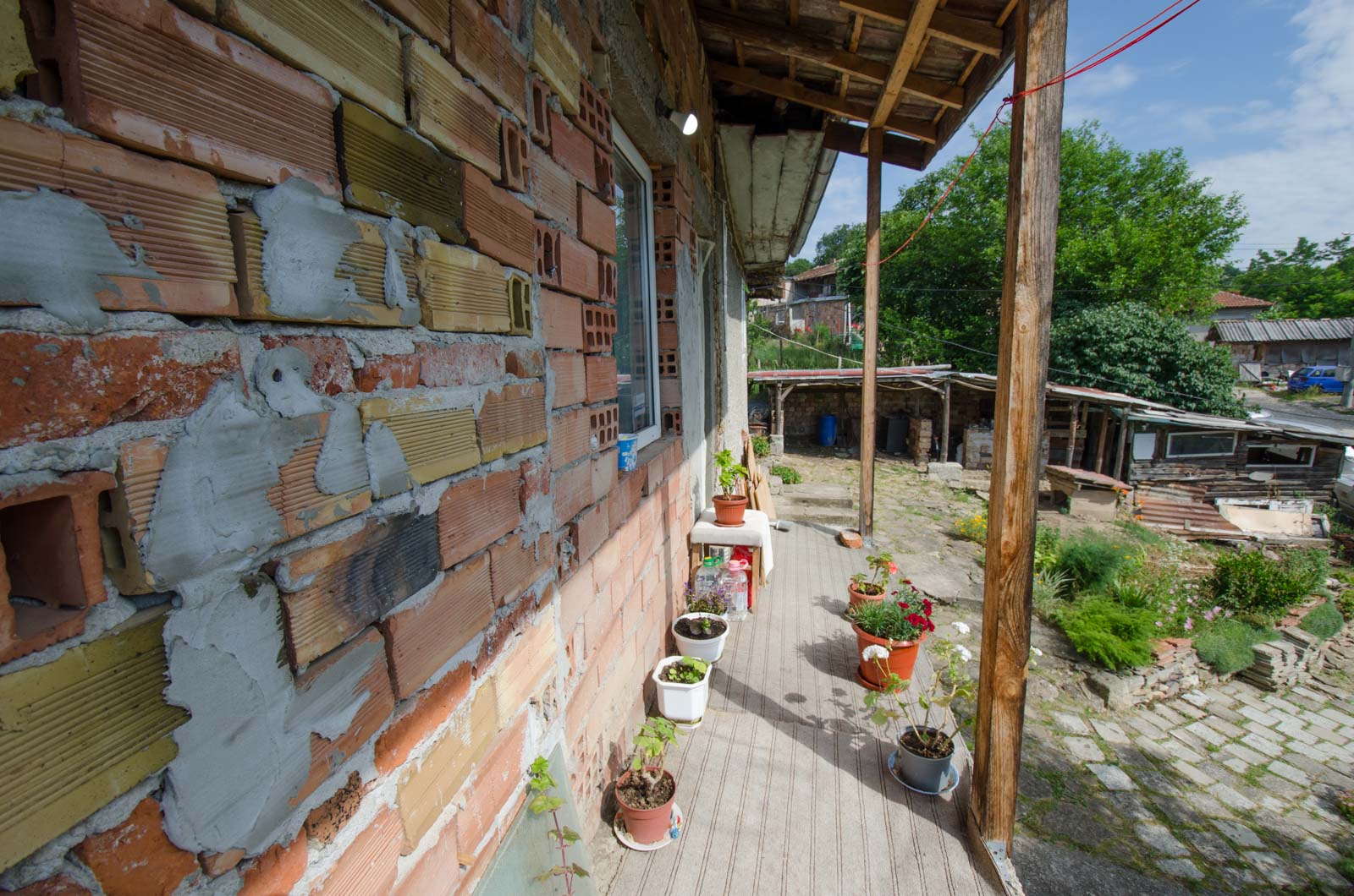 Продава къща на слънчево място в кв. Велчевци