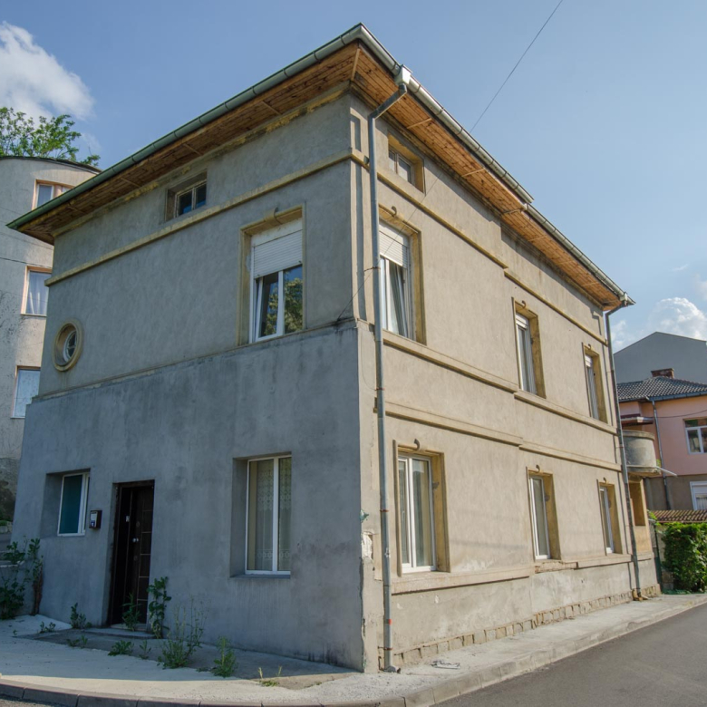 Продава стара градска къща на известна габровска фамилия